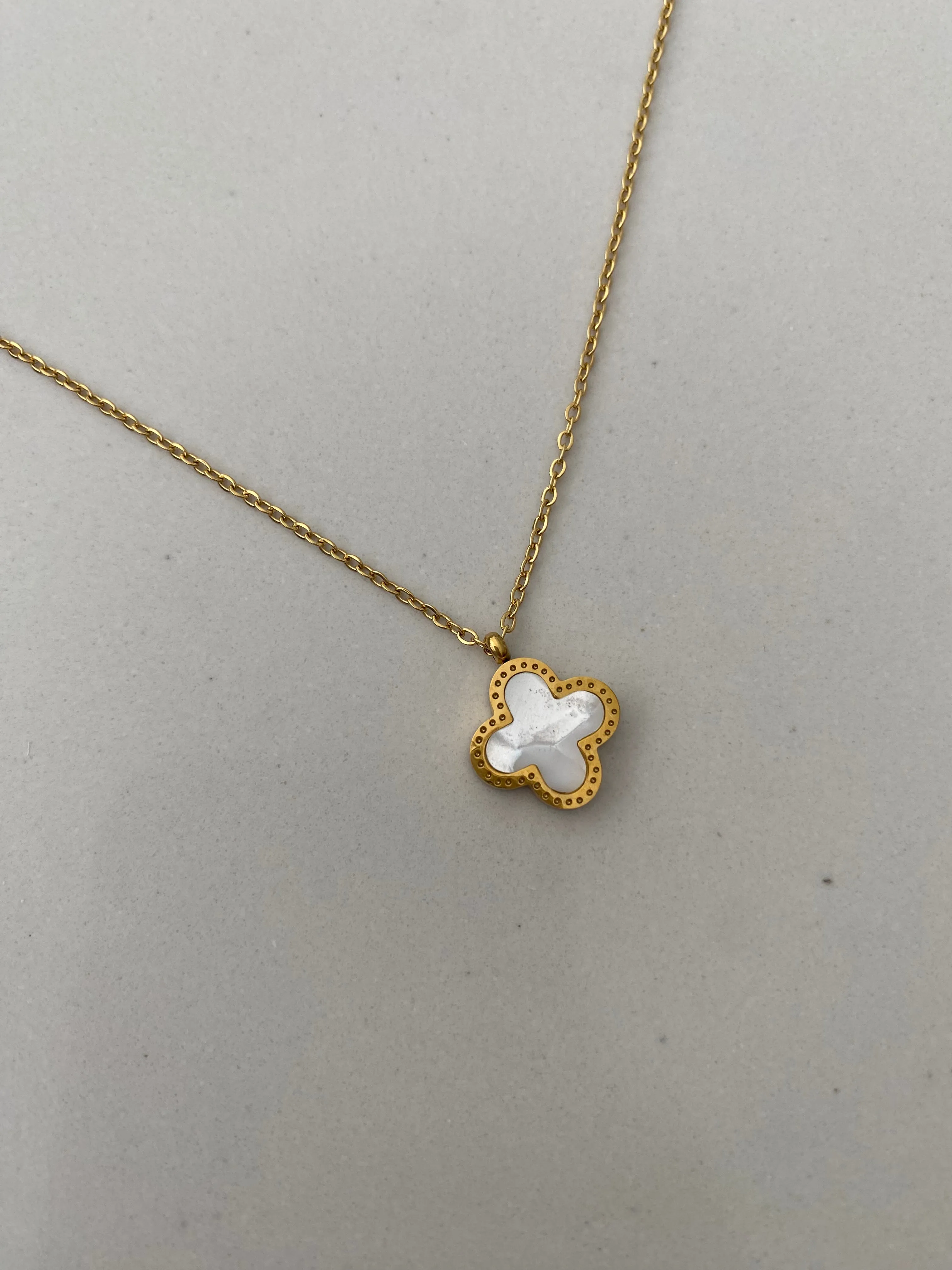 Clover Necklace - Gold & Pink