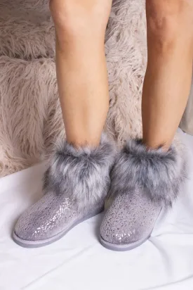 Giselle in Grey