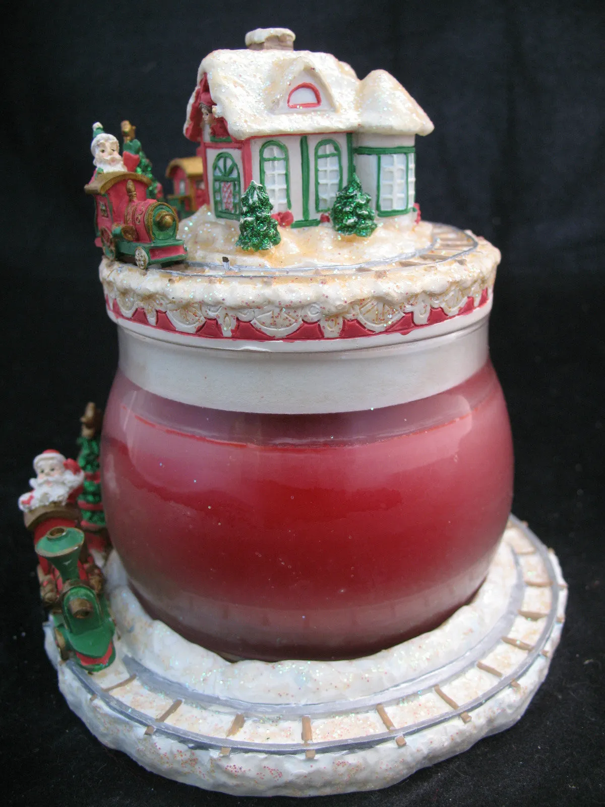 NEW CHRISTMAS SANTA CLAUS WORKSHOP RED Scented CANDLE JAR   Ceramic Topper Dish