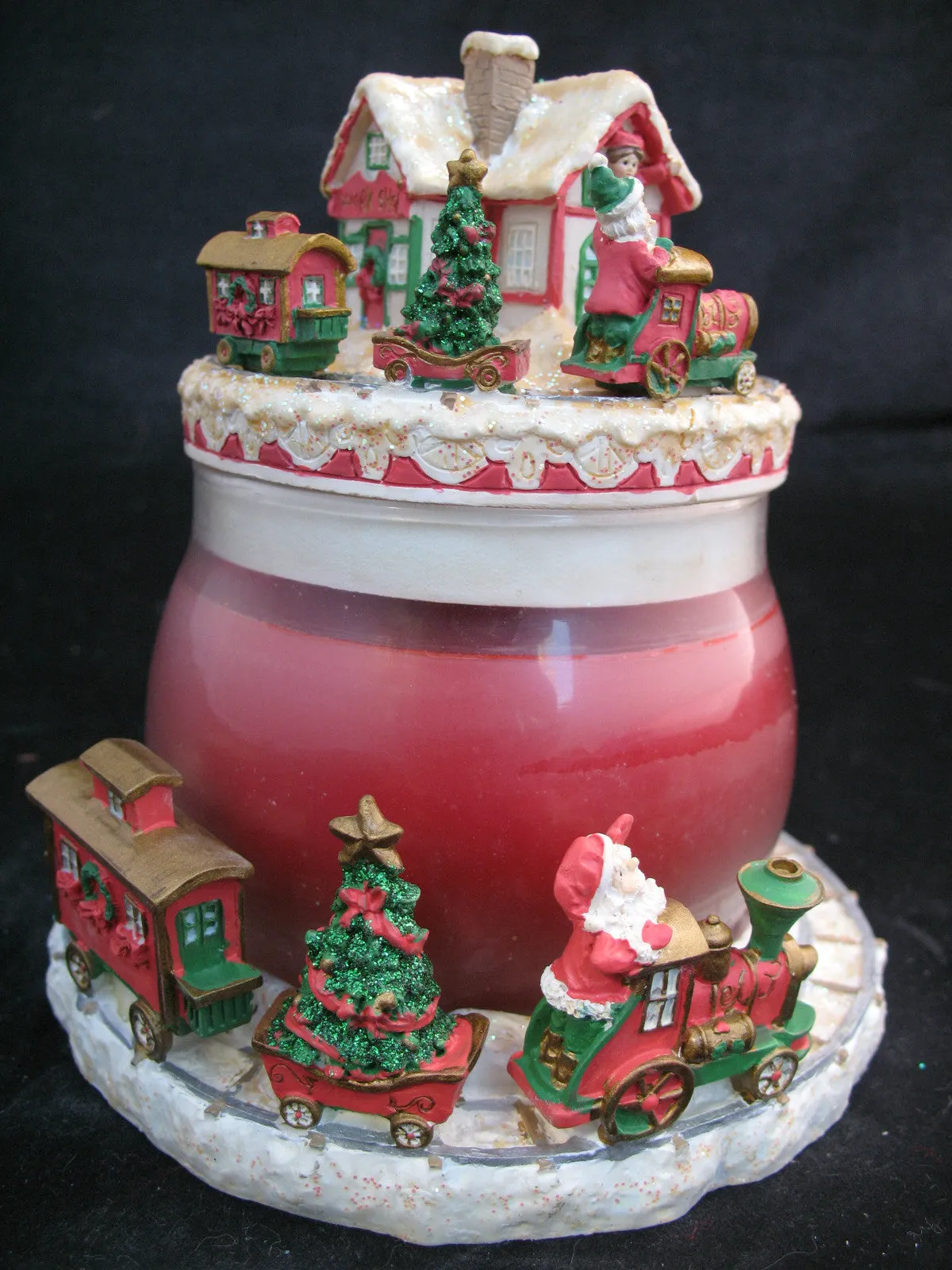 NEW CHRISTMAS SANTA CLAUS WORKSHOP RED Scented CANDLE JAR   Ceramic Topper Dish