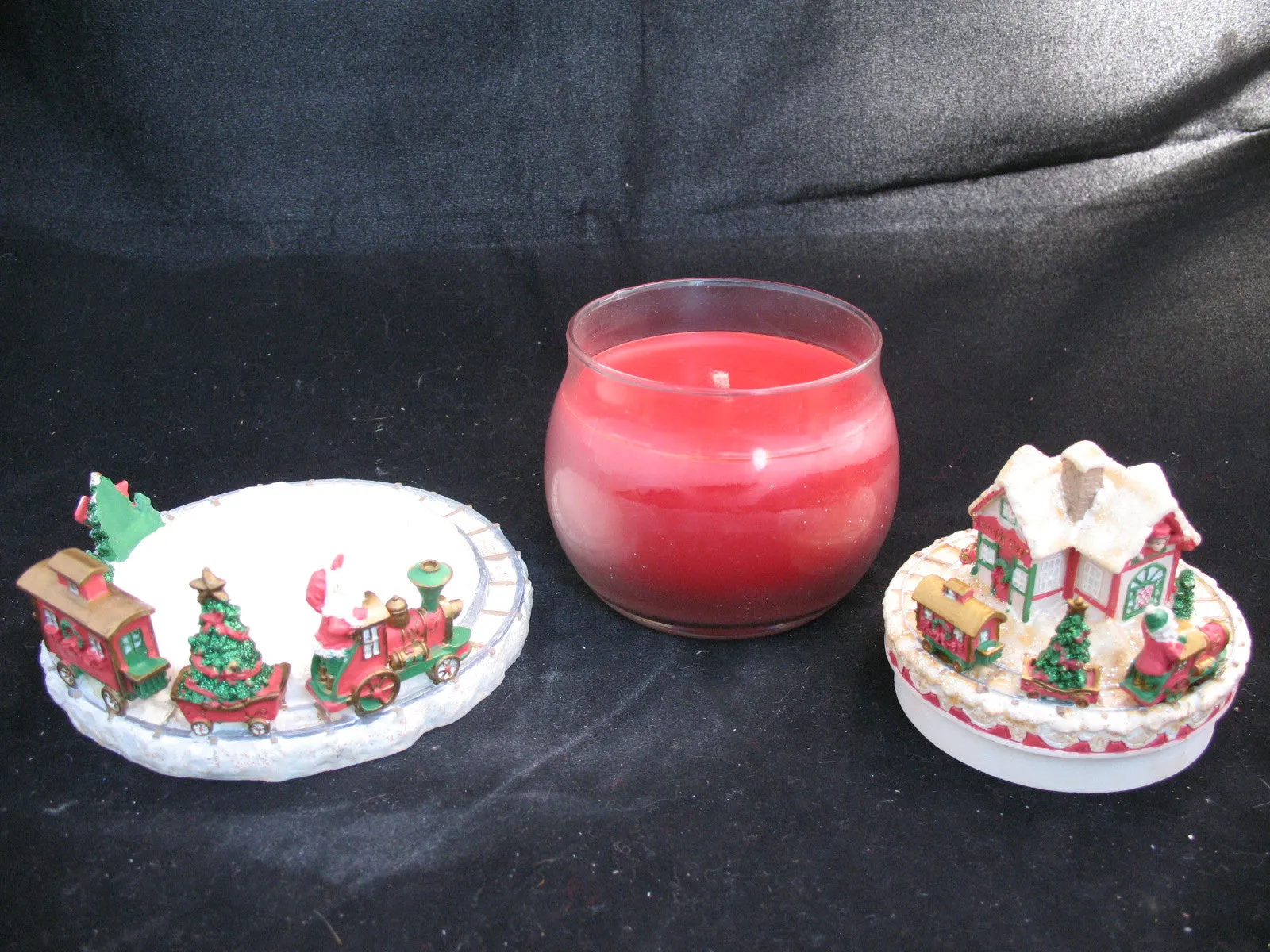 NEW CHRISTMAS SANTA CLAUS WORKSHOP RED Scented CANDLE JAR   Ceramic Topper Dish