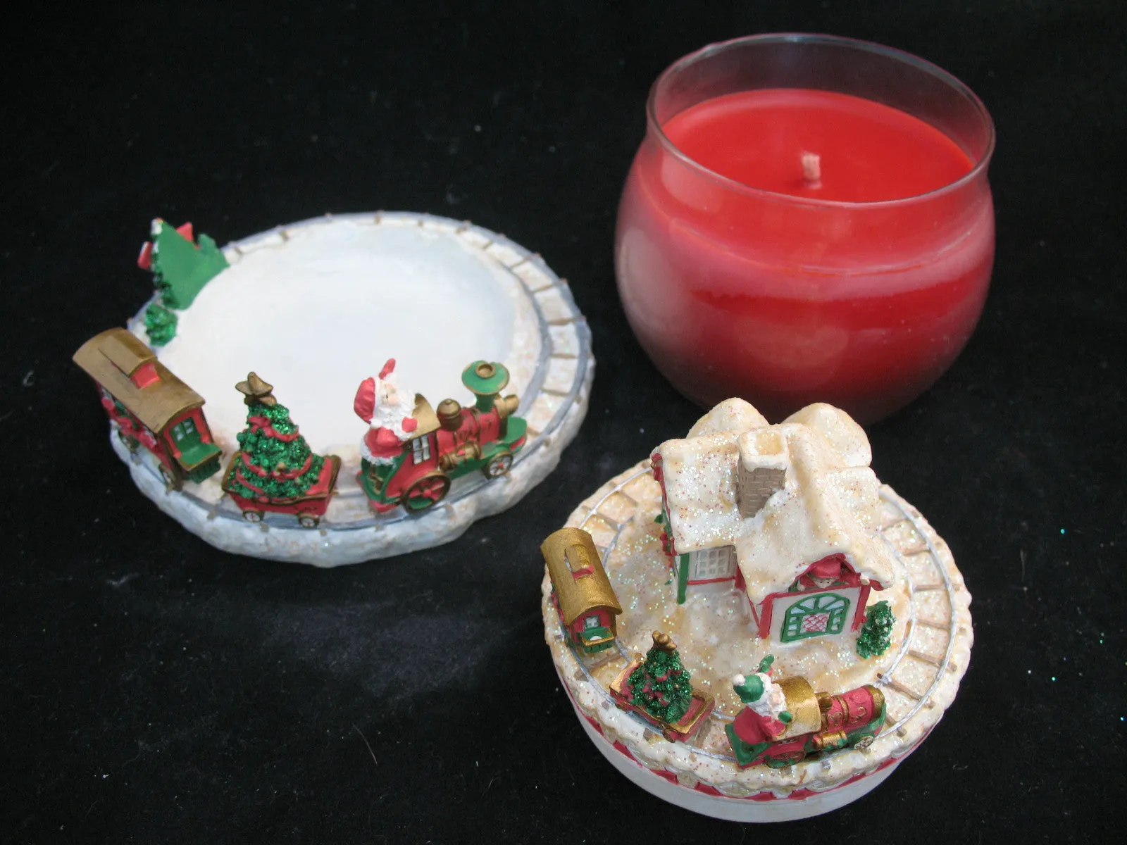 NEW CHRISTMAS SANTA CLAUS WORKSHOP RED Scented CANDLE JAR   Ceramic Topper Dish